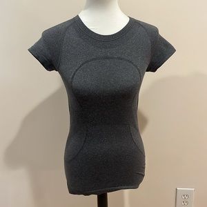 Lululemon Swiftly Tech Short Sleeve Crew Sleeve